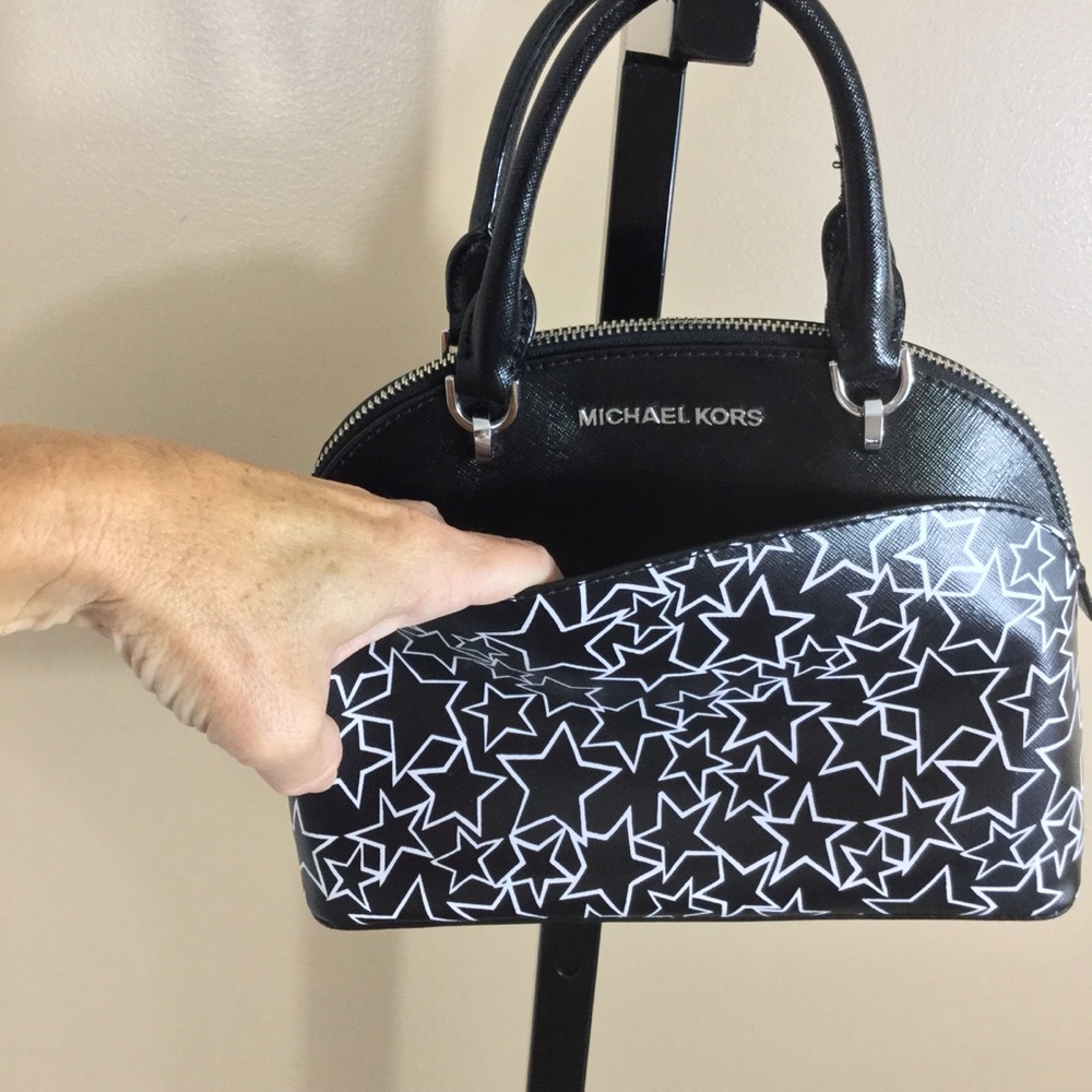 NWT⭐️Trendy Michael Kors Star Crossbody Bag⭐️ - Picture 4 of 8